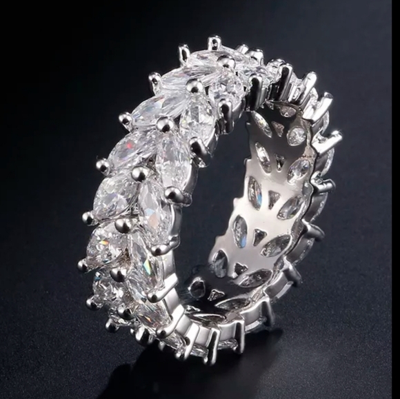 Beautiful rings - Picture 2 of 4